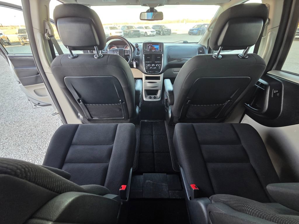 Used 2020 Dodge Grand Caravan SE w/ UConnect Hands-Free Group image 26