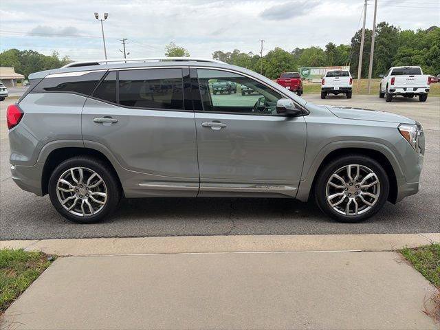 Used 2024 GMC Terrain Denali AWD/4WD image 5
