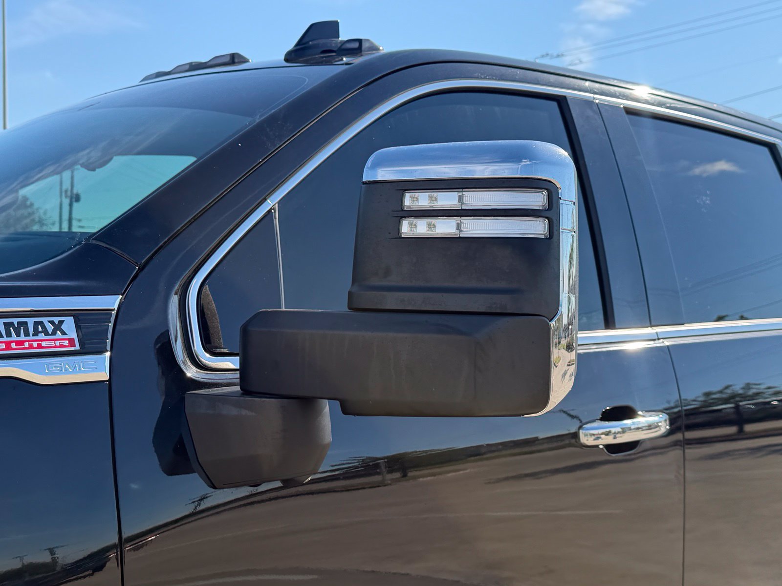 Used 2021 GMC Sierra 2500 Denali w/ Denali Black Diamond Edition AWD/4WD image 15