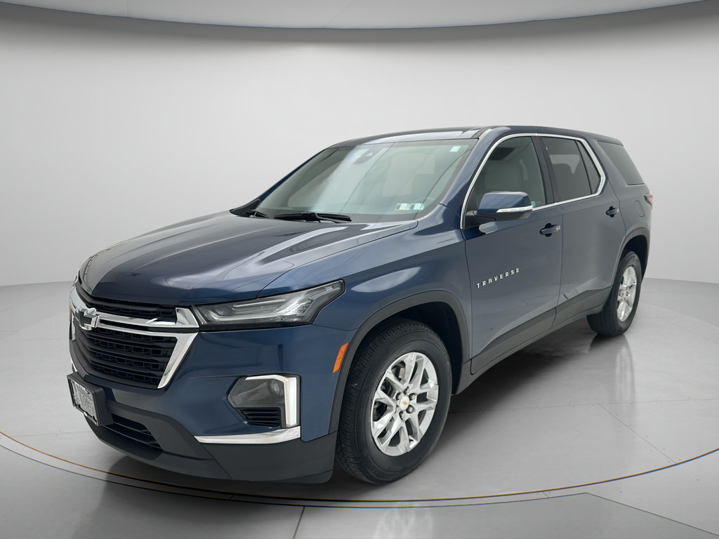 Used 2023 Chevrolet Traverse LS w/ Safety Package AWD/4WD image 3