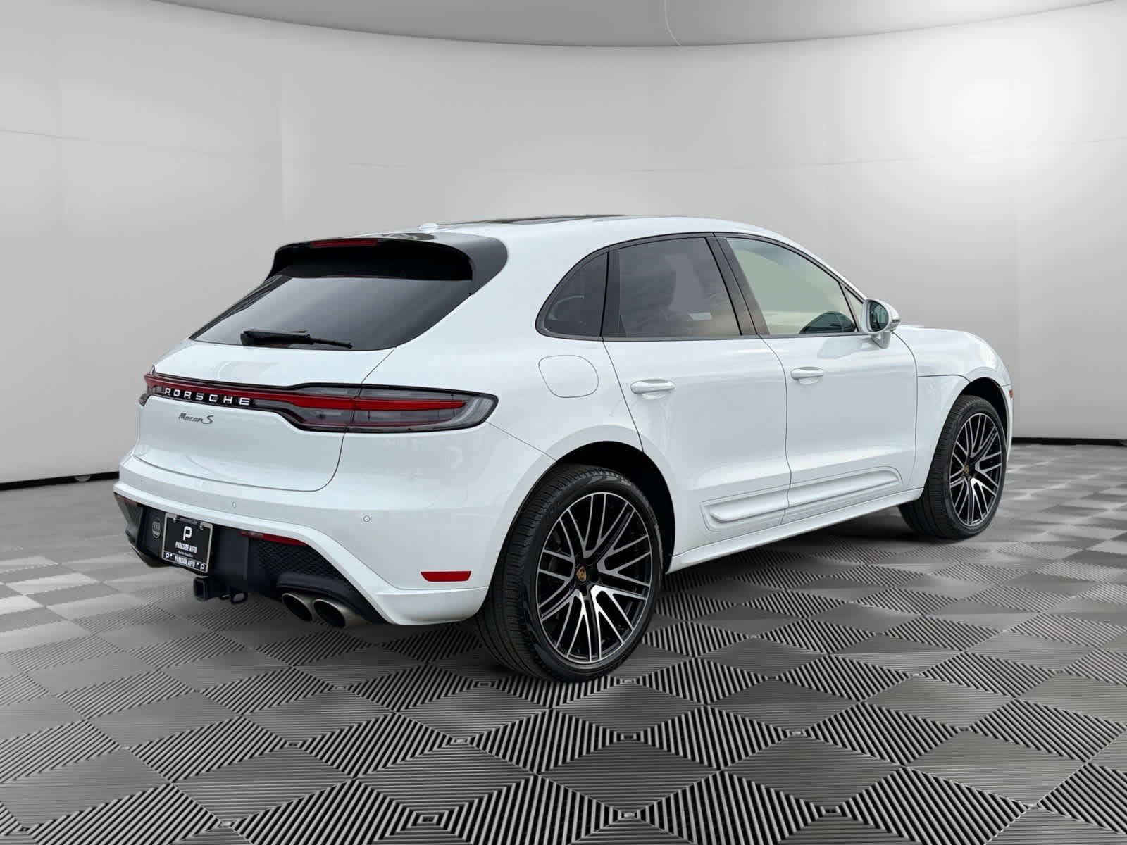 Used 2023 Porsche Macan S image 5