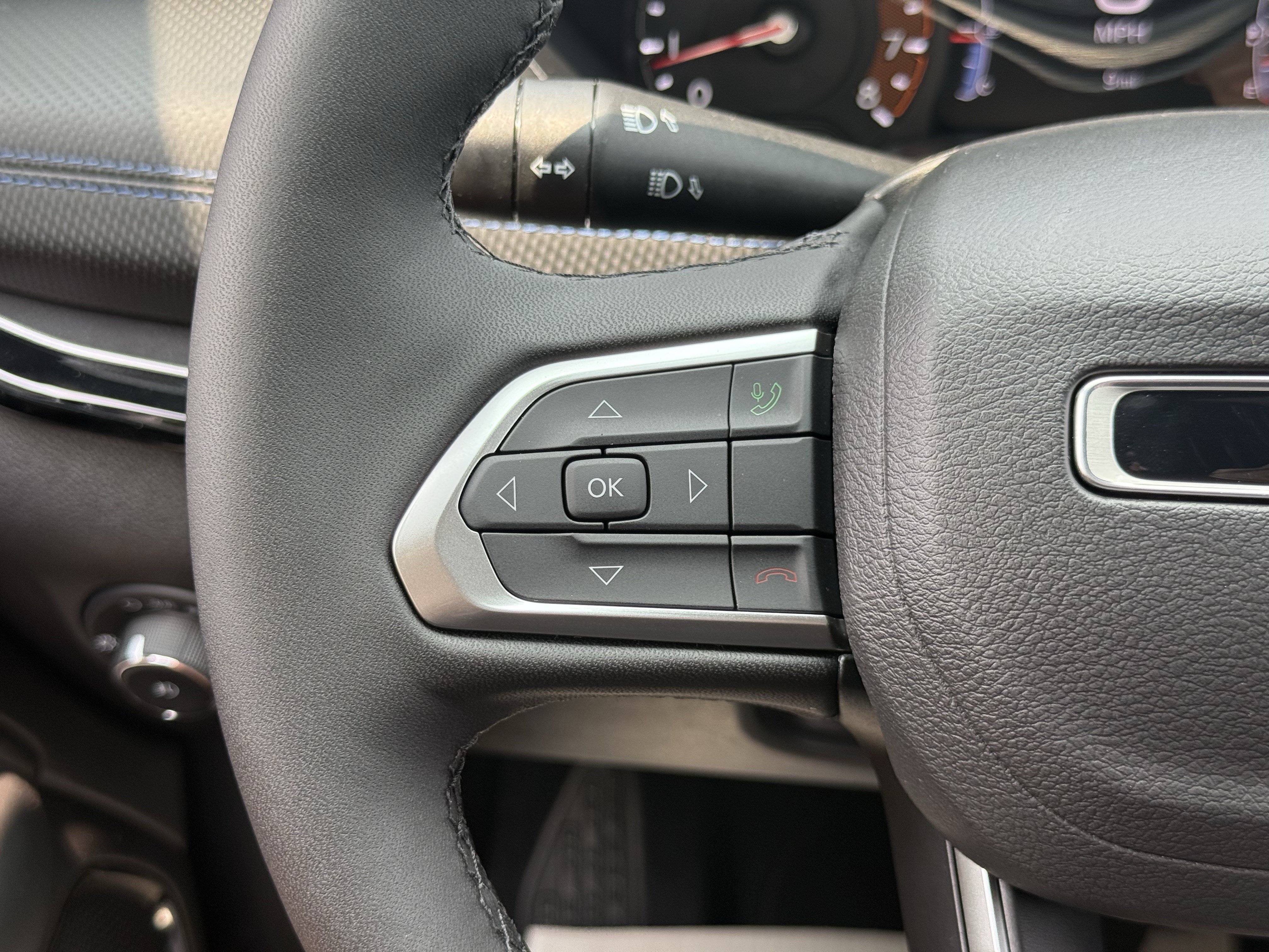 New 2026 Jeep Compass Latitude AWD/4WD image 18