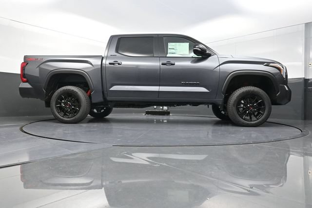 Used 2025 Toyota Tundra Limited w/ TRD Off-Road Package AWD/4WD image 37
