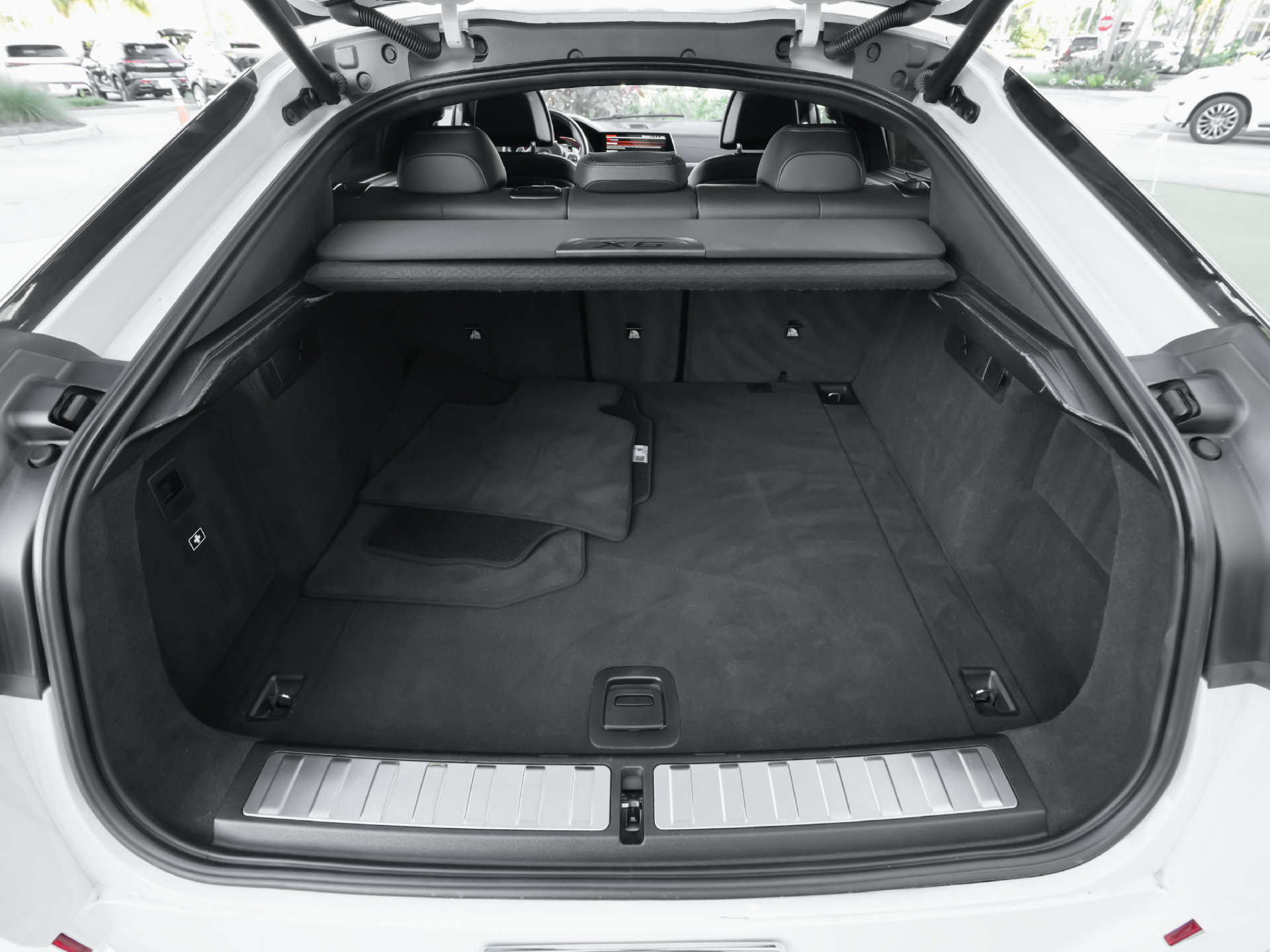 Used 2023 BMW X6 M50i w/ Executive Package AWD/4WD image 29