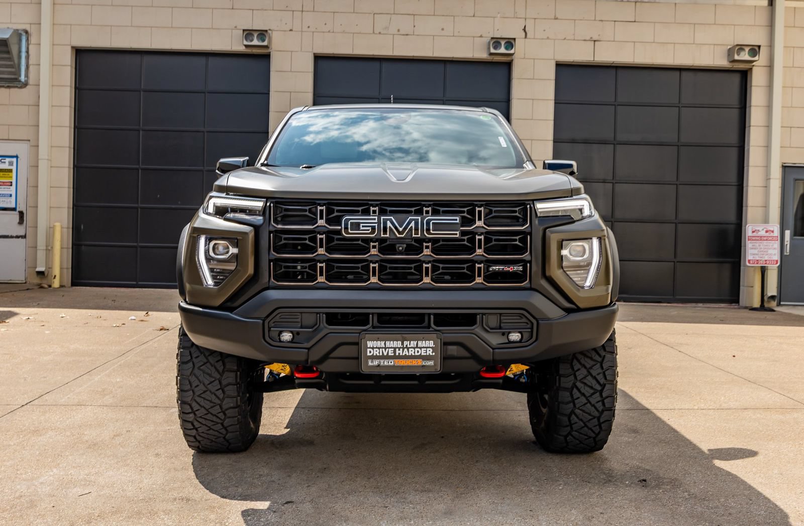 Used 2024 GMC Canyon AT4X w/ AT4X AEV Edition AWD/4WD image 2