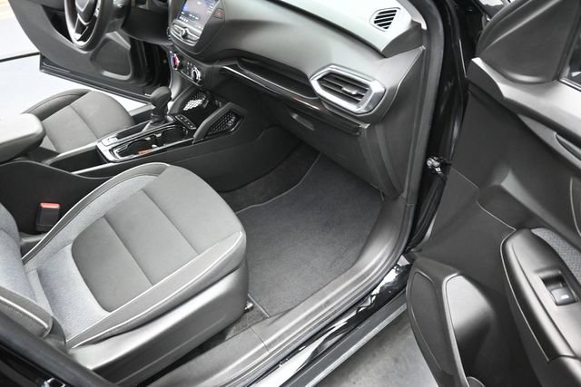 Used 2023 Chevrolet TrailBlazer LT FWD image 38