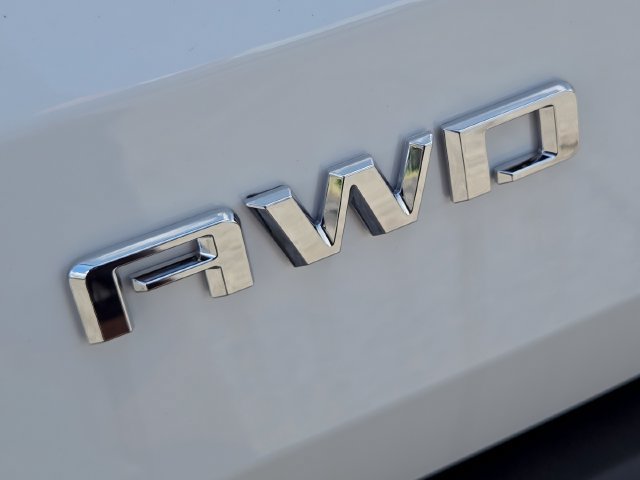 New 2027 Chevrolet Traverse LT w/ Sun and Wheel Package AWD/4WD image 6