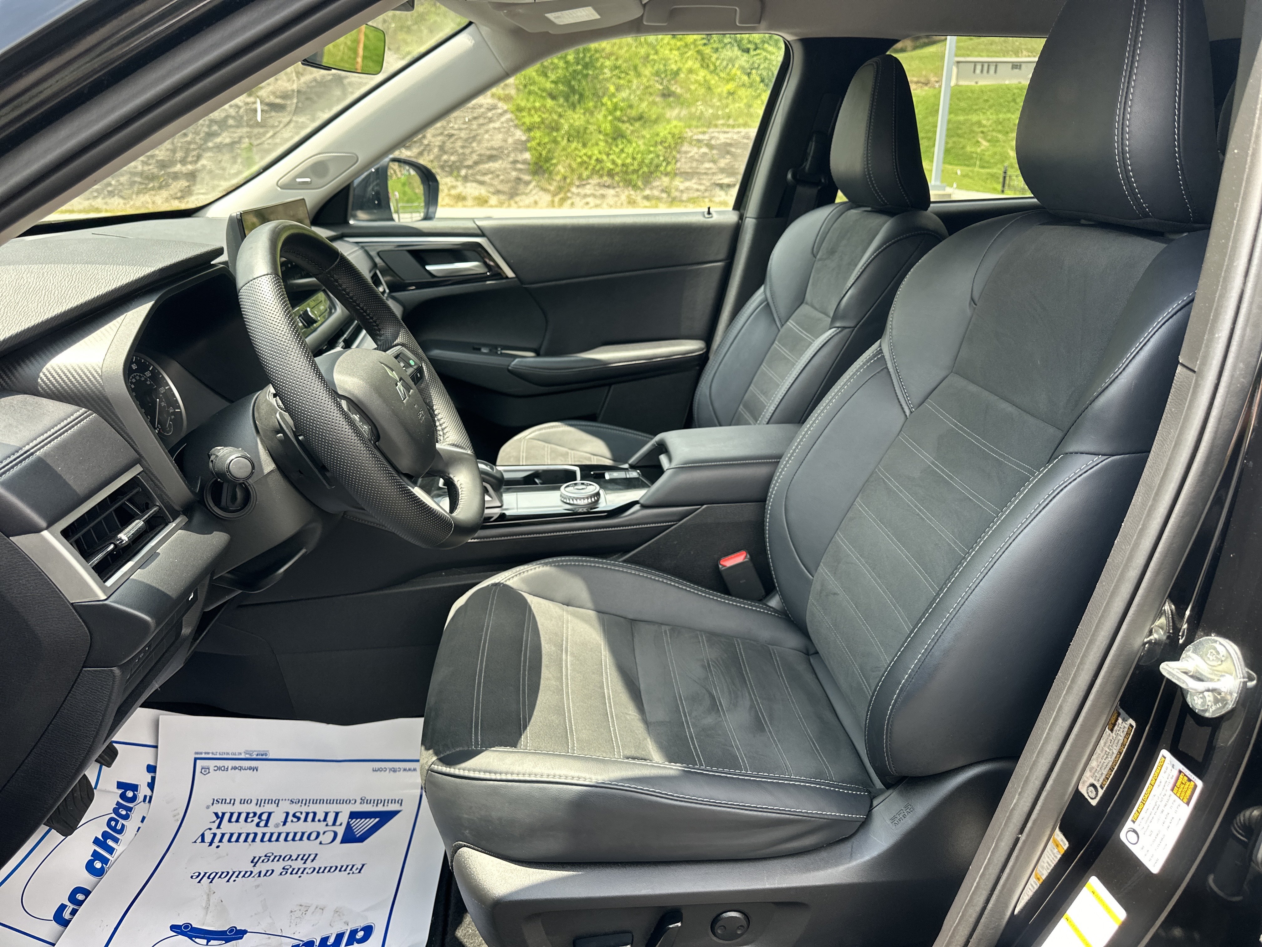 Used 2025 Mitsubishi Outlander SE AWD/4WD image 31