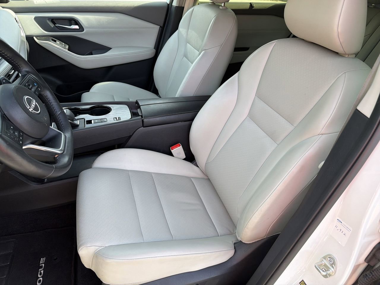 Certified 2024 Nissan Rogue SV w/ SV Premium Package FWD image 17