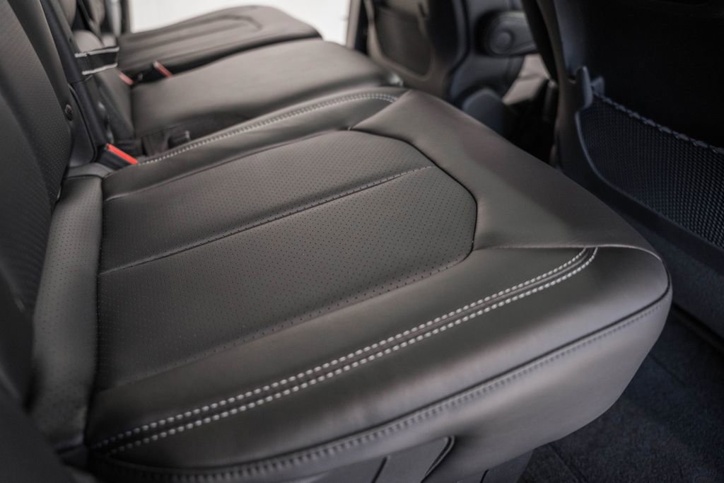 New 2026 Chrysler Pacifica Select image 22