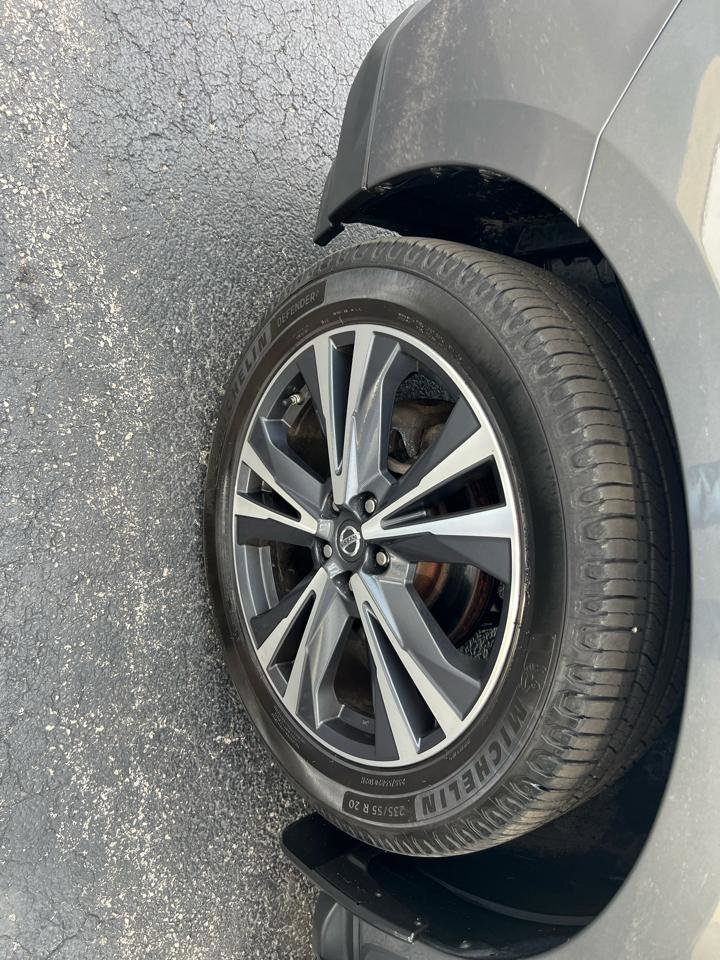 Used 2019 Nissan Pathfinder Platinum AWD/4WD image 28