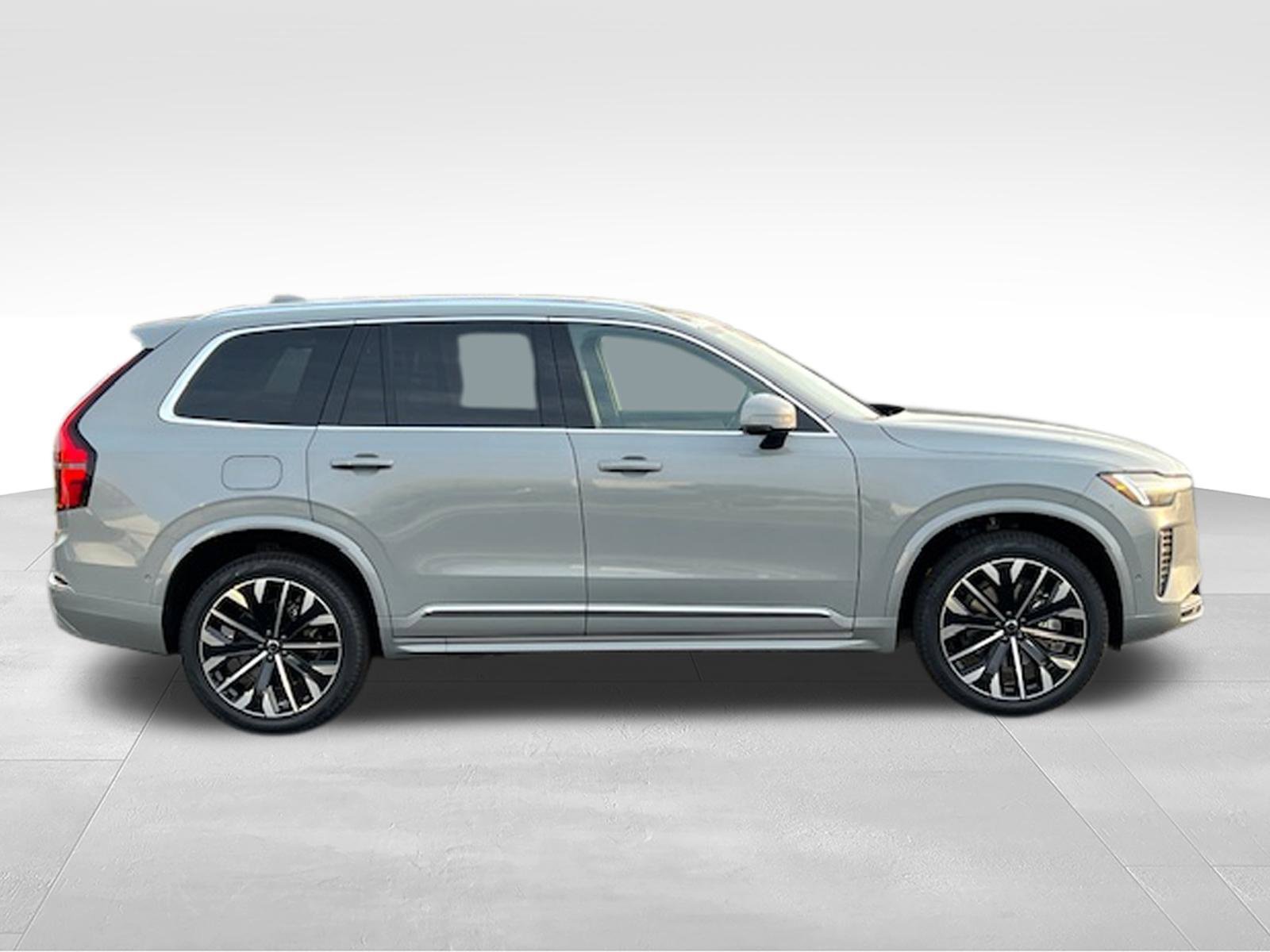 New 2026 Volvo XC90 B6 Plus w/ Protection Package Premier AWD/4WD image 8