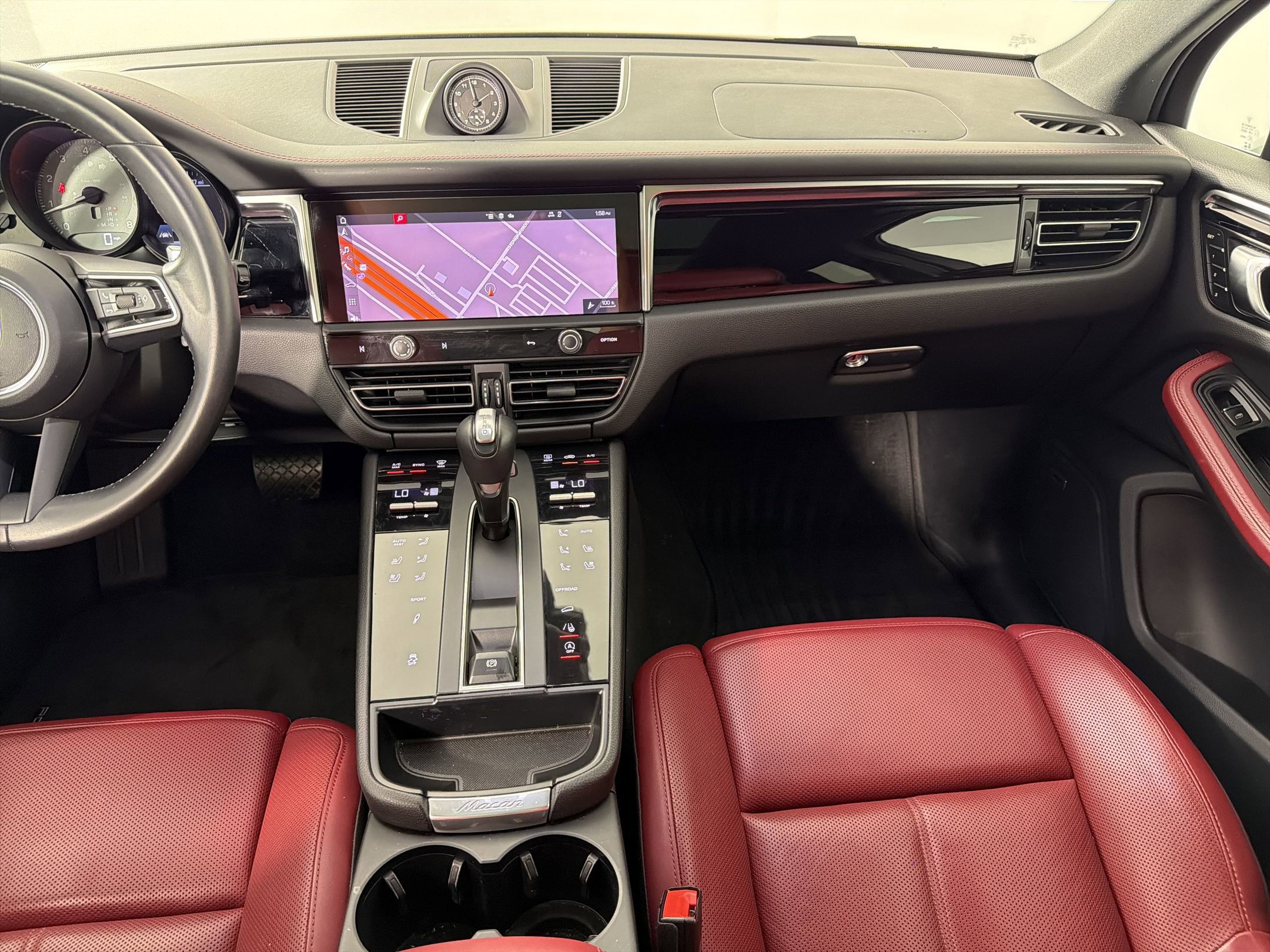 Certified 2023 Porsche Macan S image 27