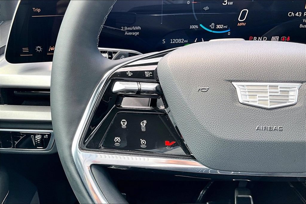 Certified 2026 Cadillac Vistiq Premium Luxury w/ LPO, Floor Liner Package AWD/4WD image 11