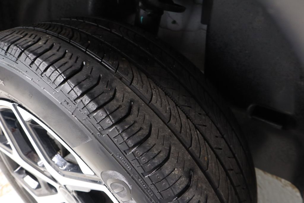 Used 2025 Jeep Compass Limited image 19