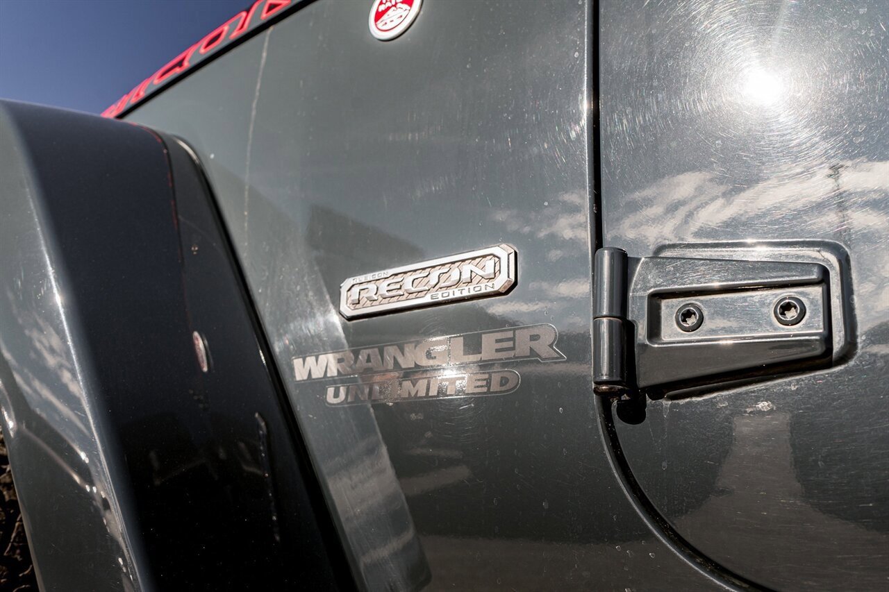 Used 2017 Jeep Wrangler Unlimited Rubicon image 10