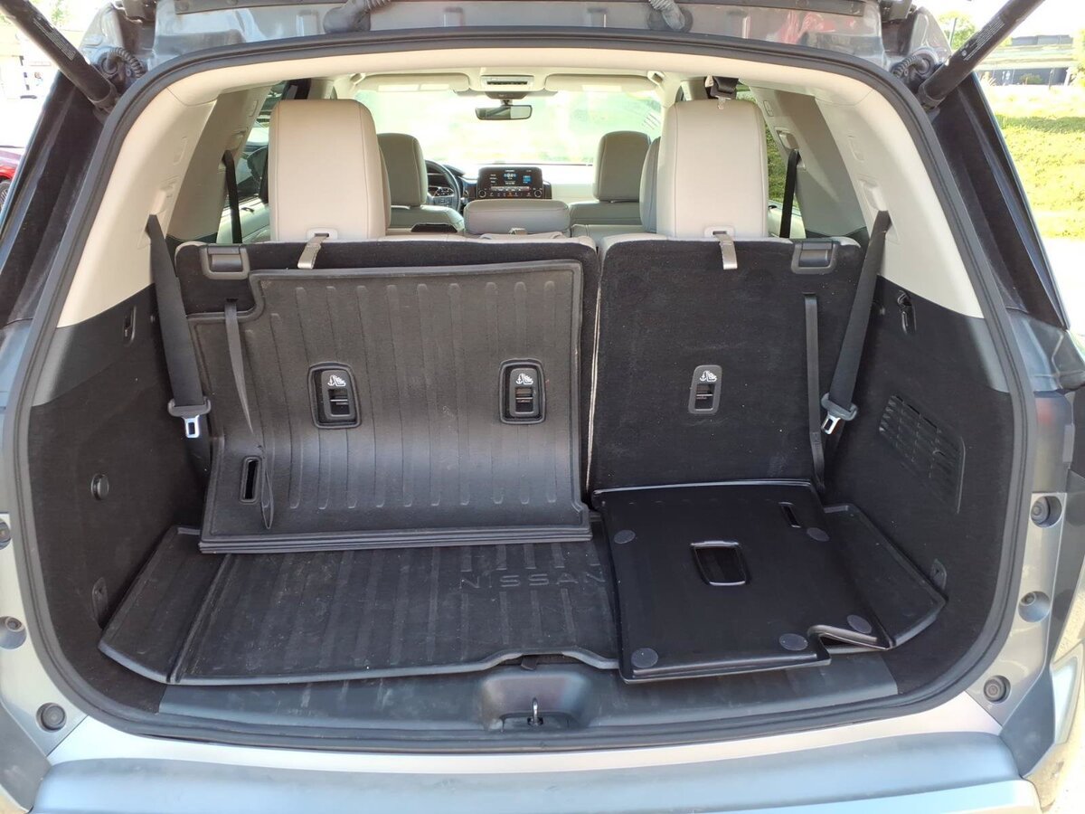 Used 2023 Nissan Pathfinder SL w/ Lighting Package (N92) AWD/4WD image 17