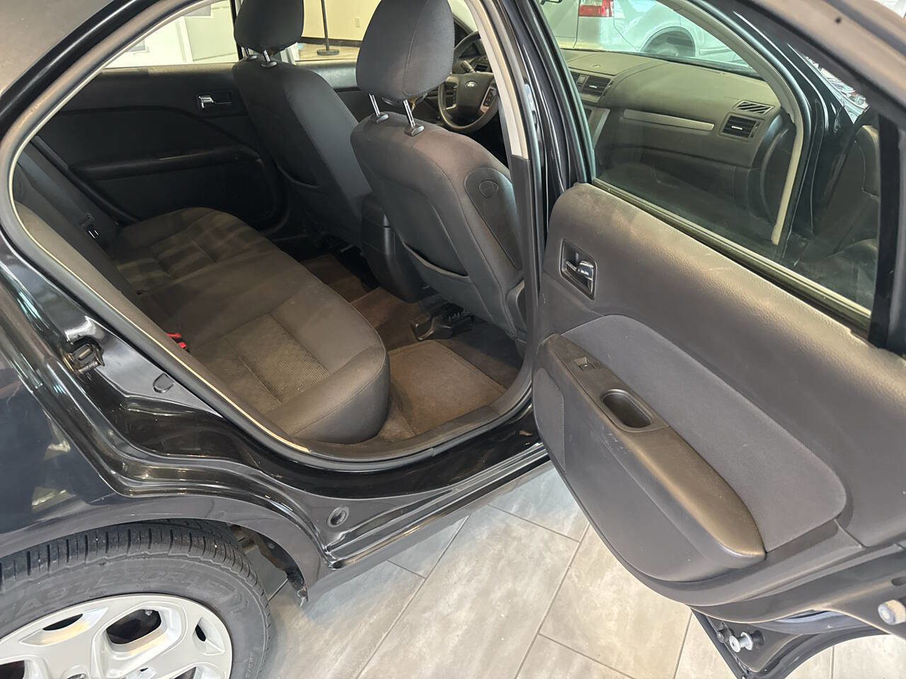 Used 2010 Ford Fusion SE FWD image 15