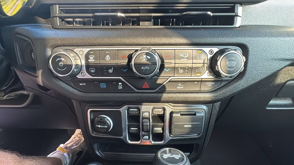 Used 2025 Jeep Wrangler Unlimited Sport S 4xe w/ Convenience Group AWD/4WD image 23
