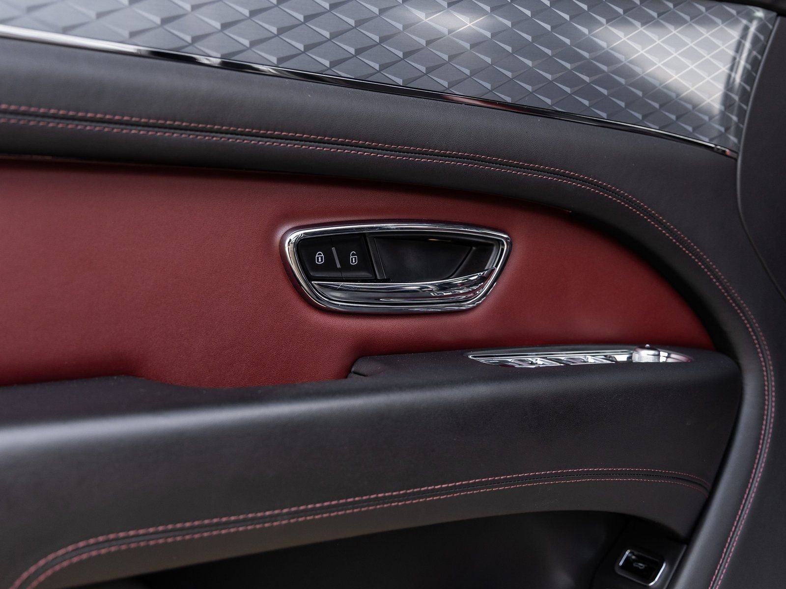 Used 2022 Bentley Bentayga image 20