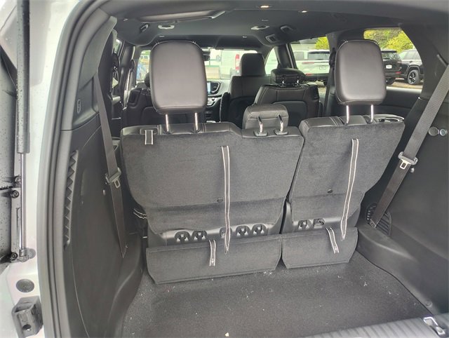 New 2026 Chrysler Pacifica Select image 34