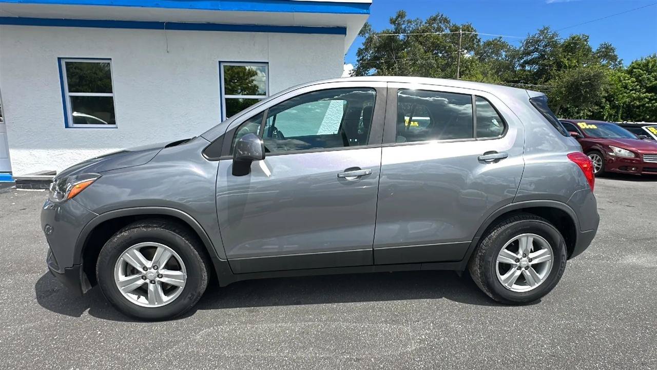 Used 2020 Chevrolet Trax LS FWD image 14