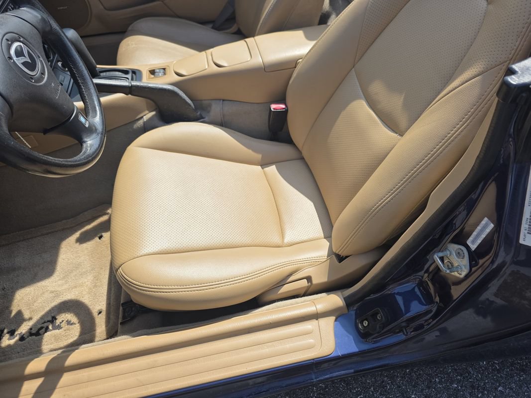 Used 2001 MAZDA MX-5 Miata RWD image 10