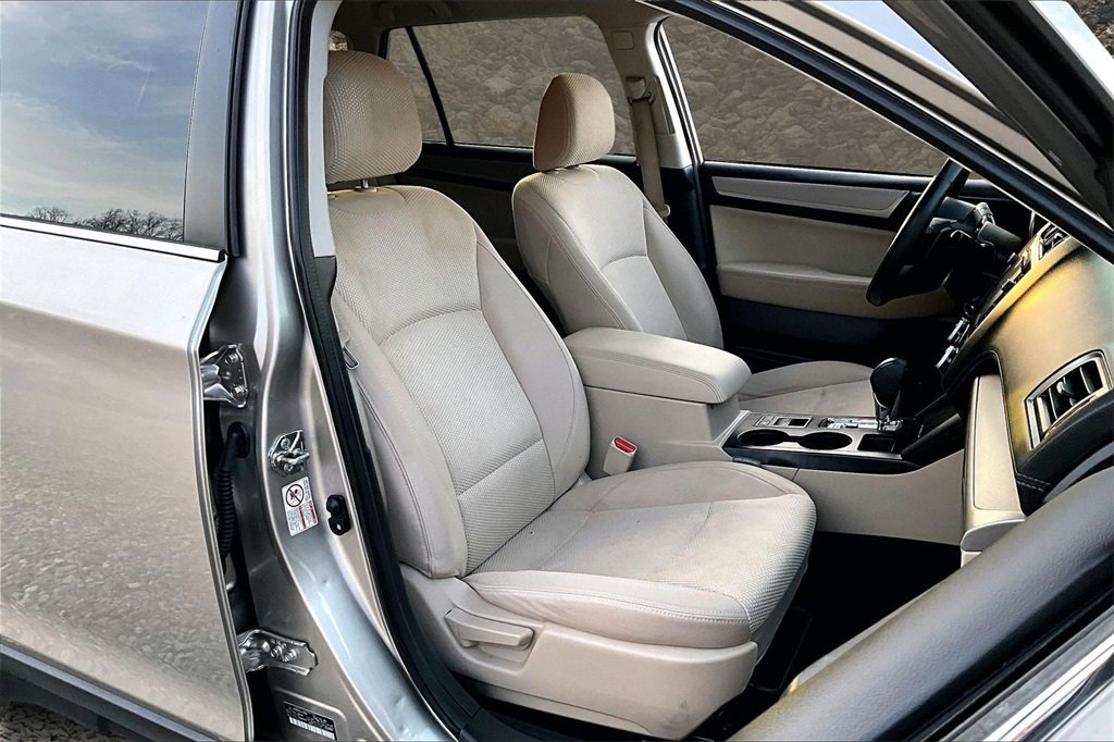 Used 2018 Subaru Outback 2.5i Premium image 7