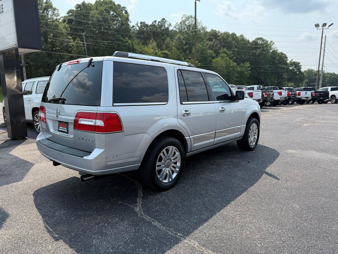 Used 2012 Lincoln Navigator 2WD image 6