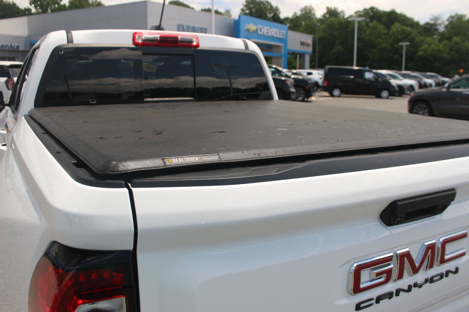 Used 2024 GMC Canyon AT4X AWD/4WD image 10