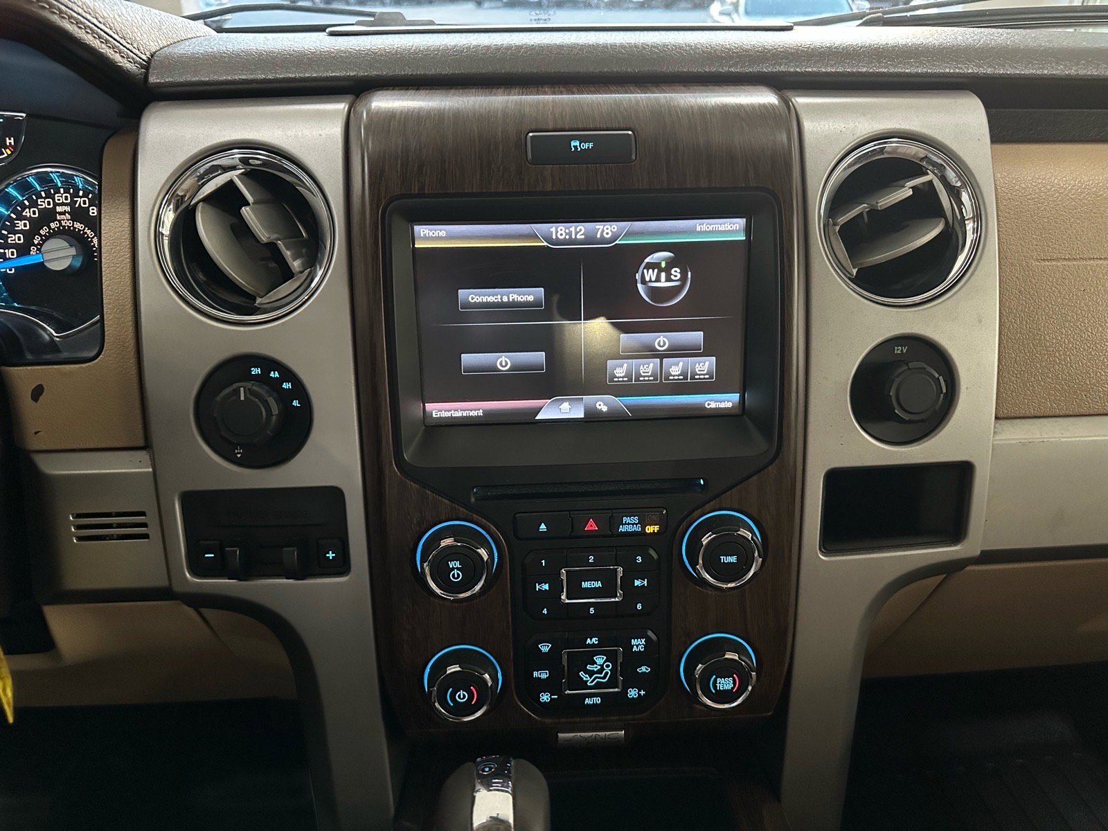 Used 2014 Ford F150 Lariat w/ Equipment Group 501A Mid image 39