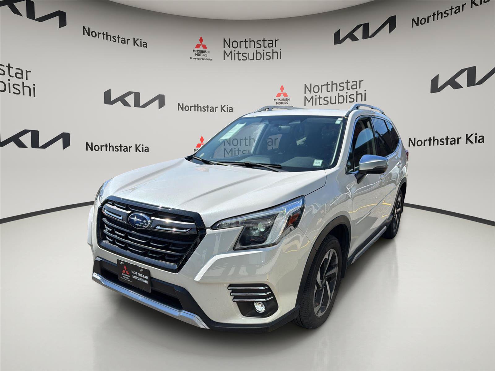 Used 2022 Subaru Forester Touring AWD/4WD image 1