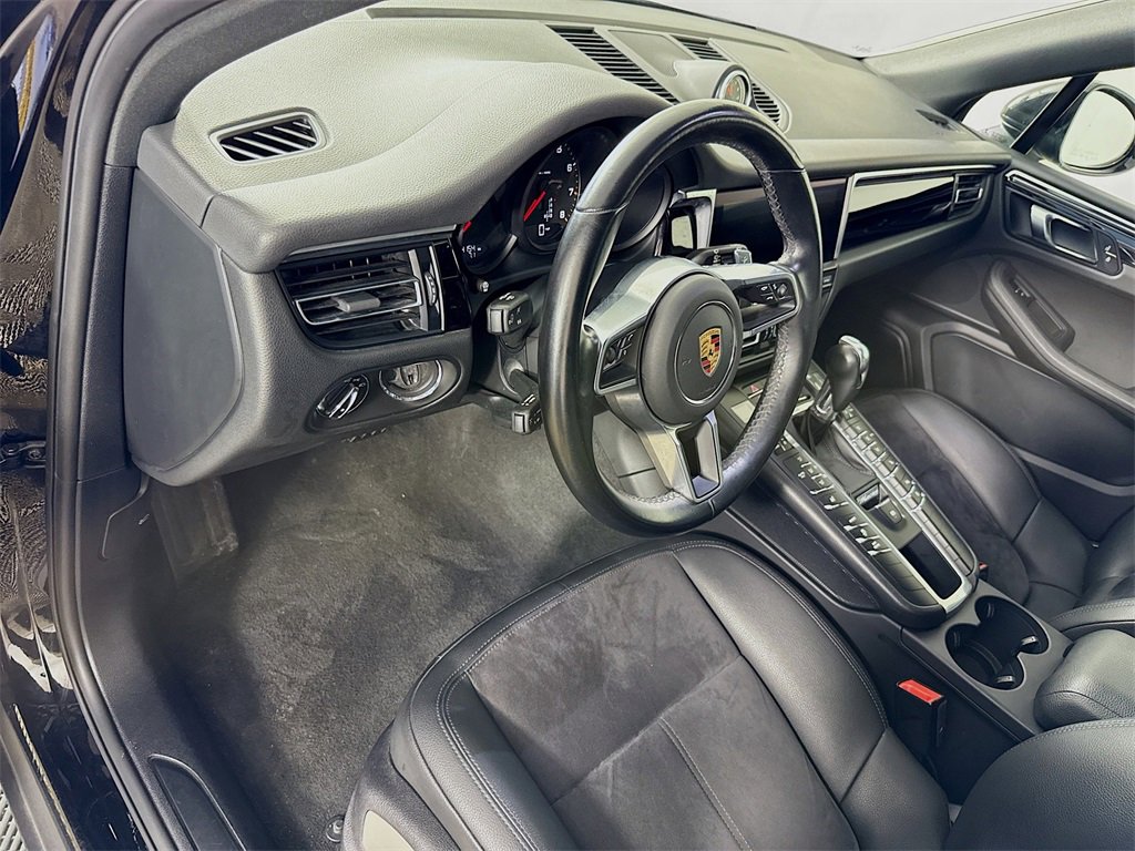 Used 2021 Porsche Macan image 10