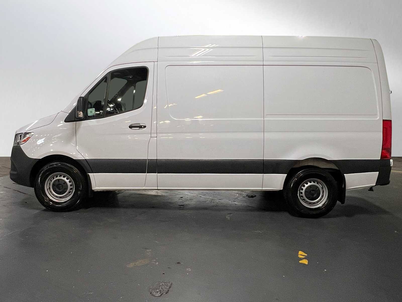Used 2025 Mercedes-Benz Sprinter 2500 image 6