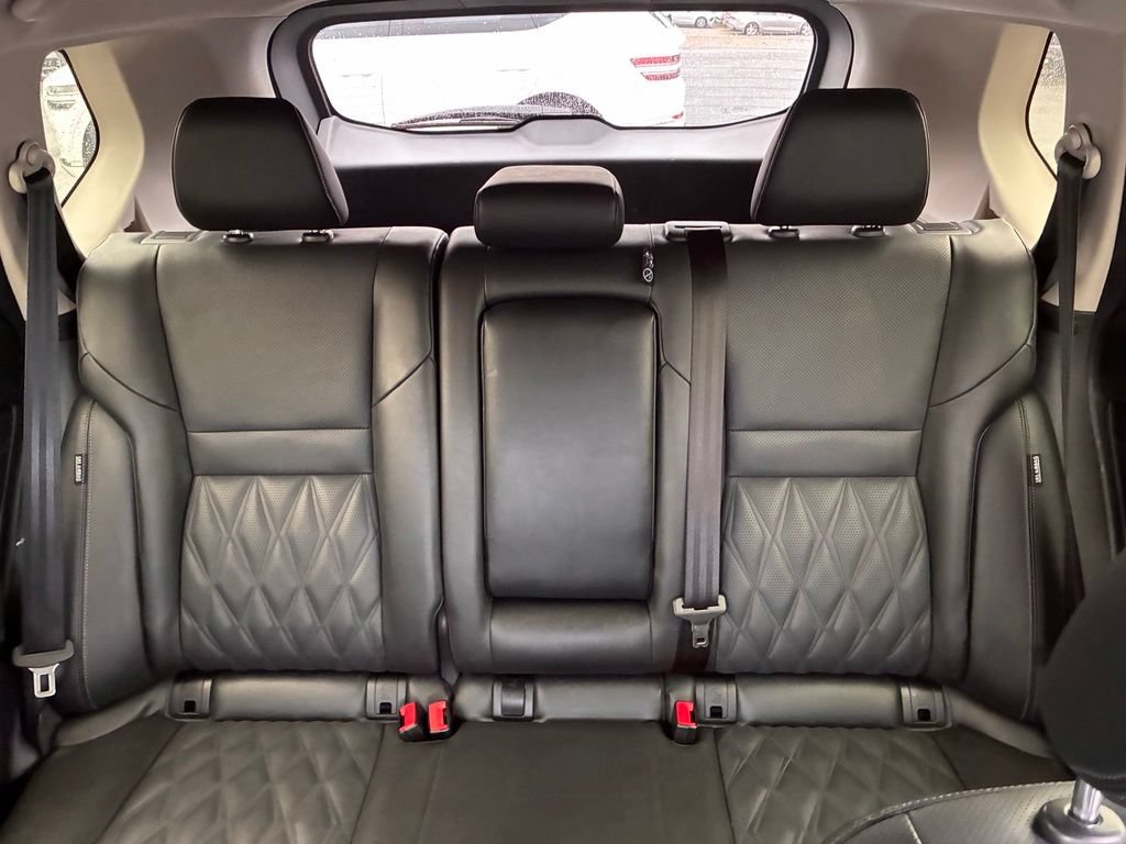 Used 2024 Nissan Rogue Platinum FWD image 15