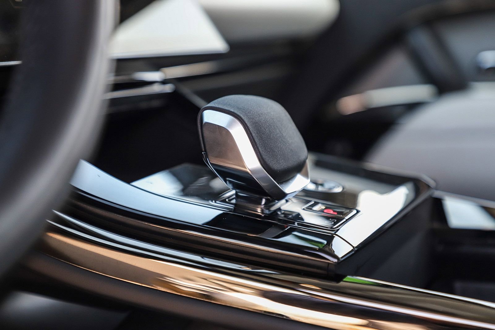 Certified 2024 Land Rover Range Rover Sport SE image 23