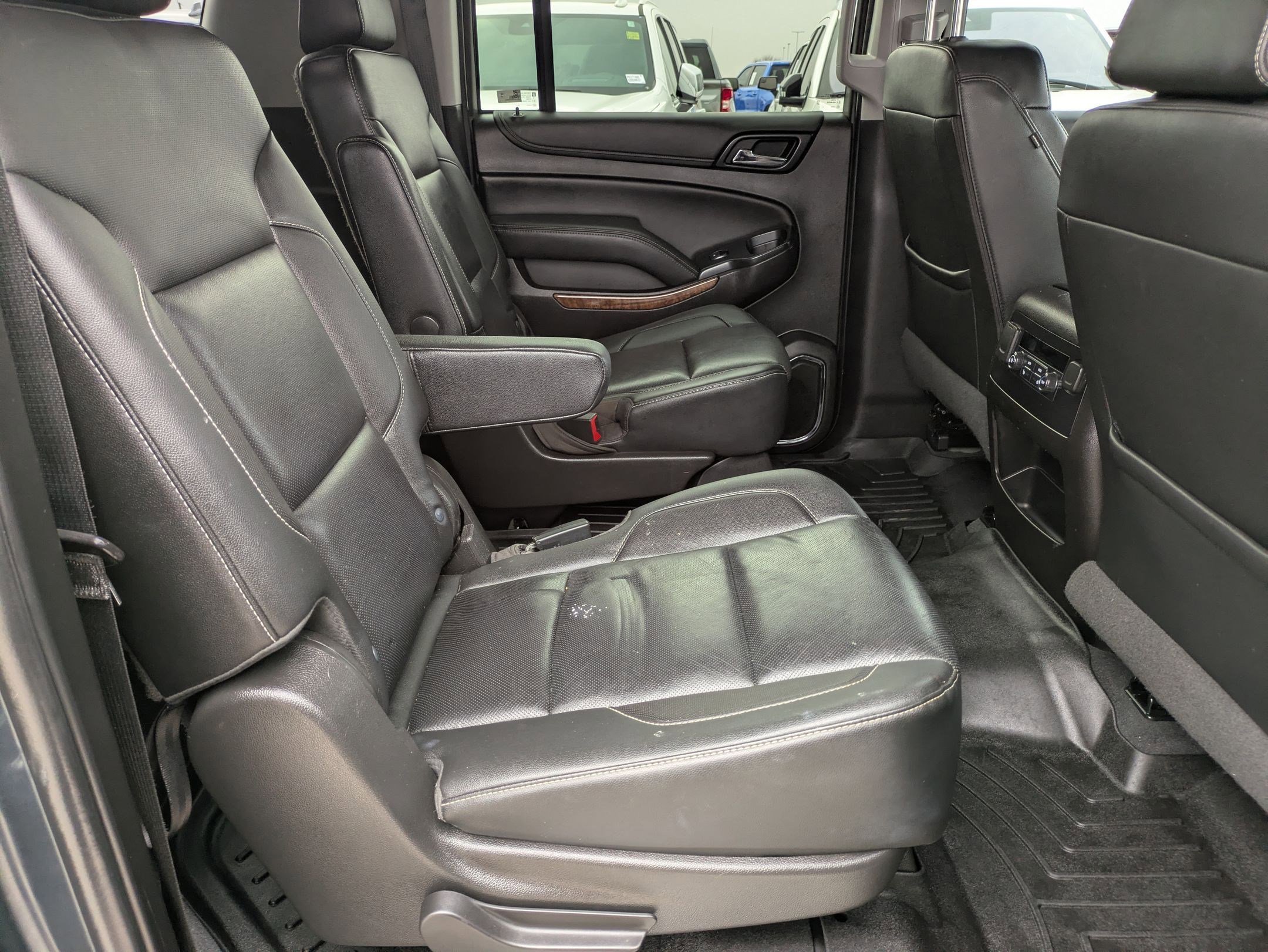 Used 2019 Chevrolet Suburban Premier w/ RST Edition image 24