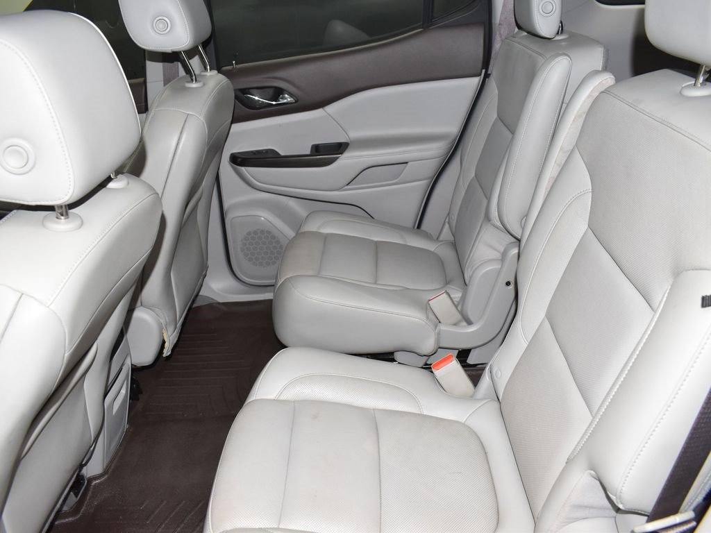 Used 2019 GMC Acadia SLT image 16