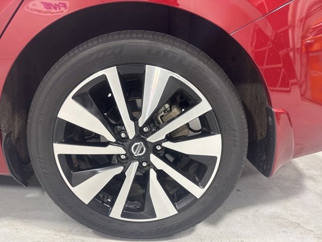 Used 2022 Nissan Sentra SV w/ SV Premium Package image 9