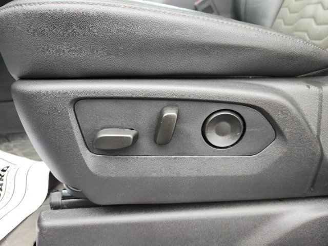 Used 2024 Chevrolet Silverado 1500 ZR2 w/ Technology Package image 42