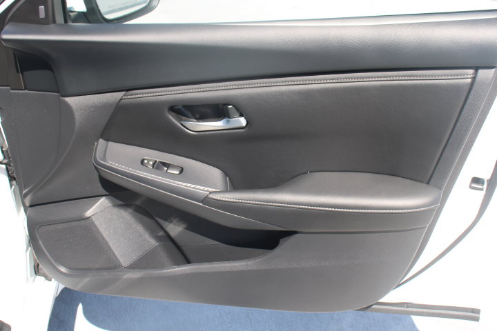 Used 2025 Nissan Sentra SV FWD image 17