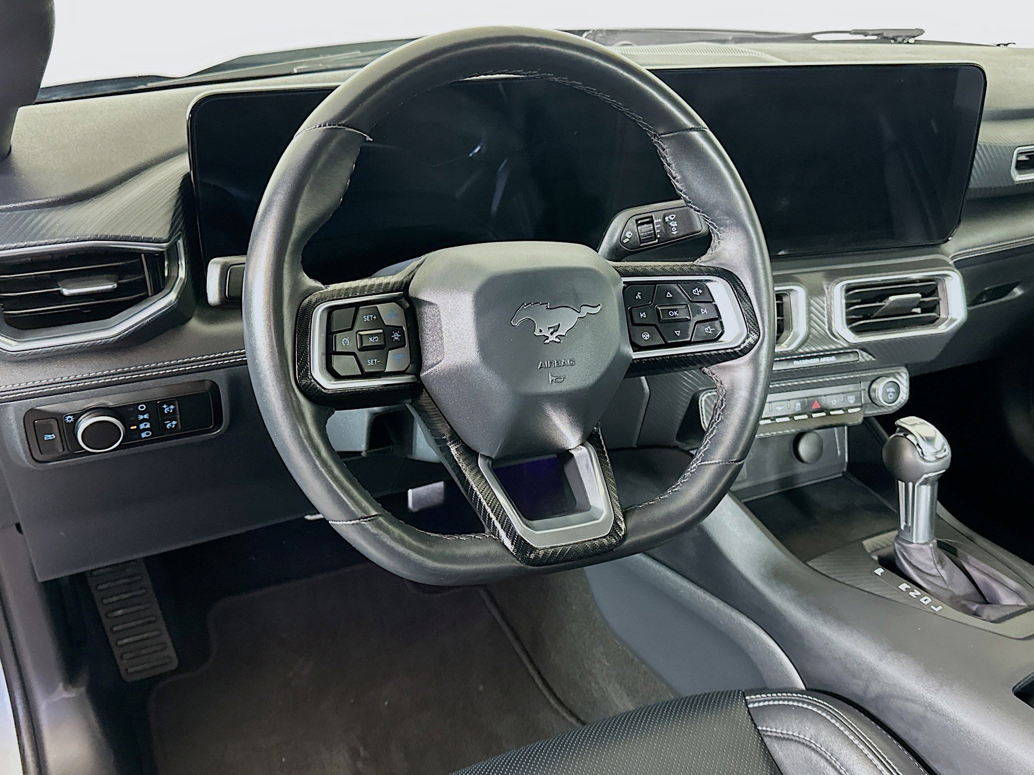 Used 2025 Ford Mustang Premium RWD image 18