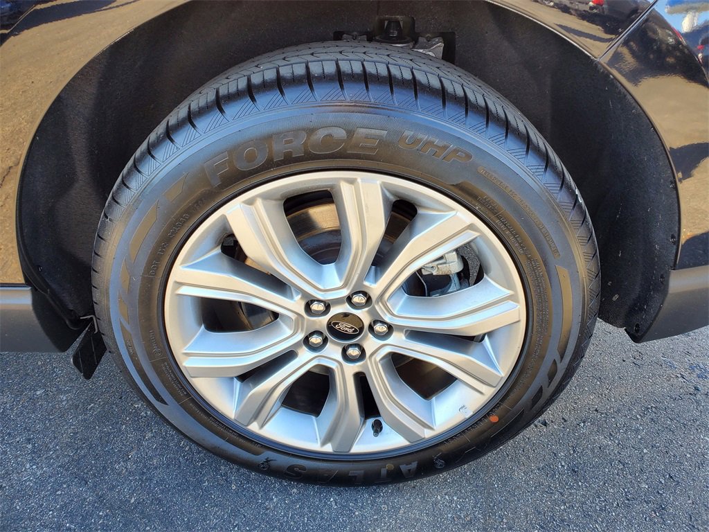 Used 2024 Ford Edge Titanium image 36