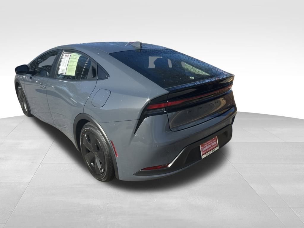 Used 2023 Toyota Prius LE image 20
