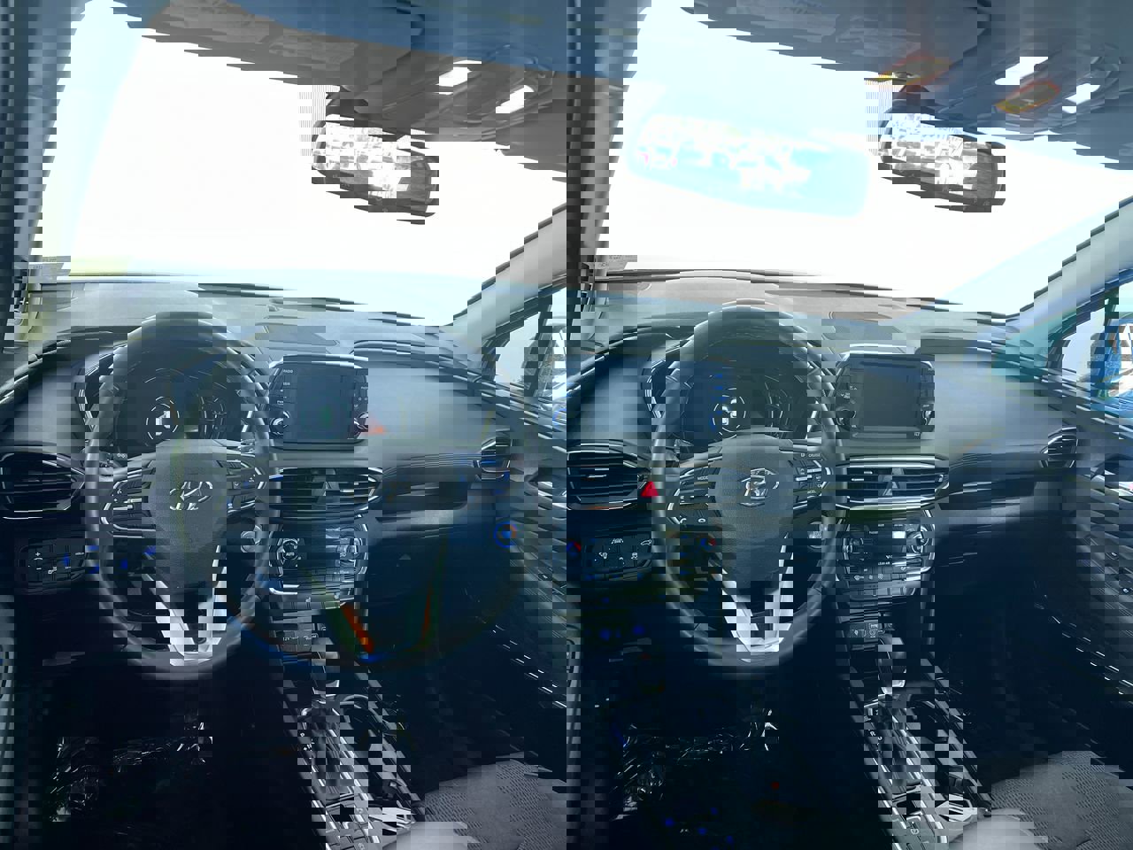 Used 2020 Hyundai Santa Fe SEL w/ Convenience Package image 27