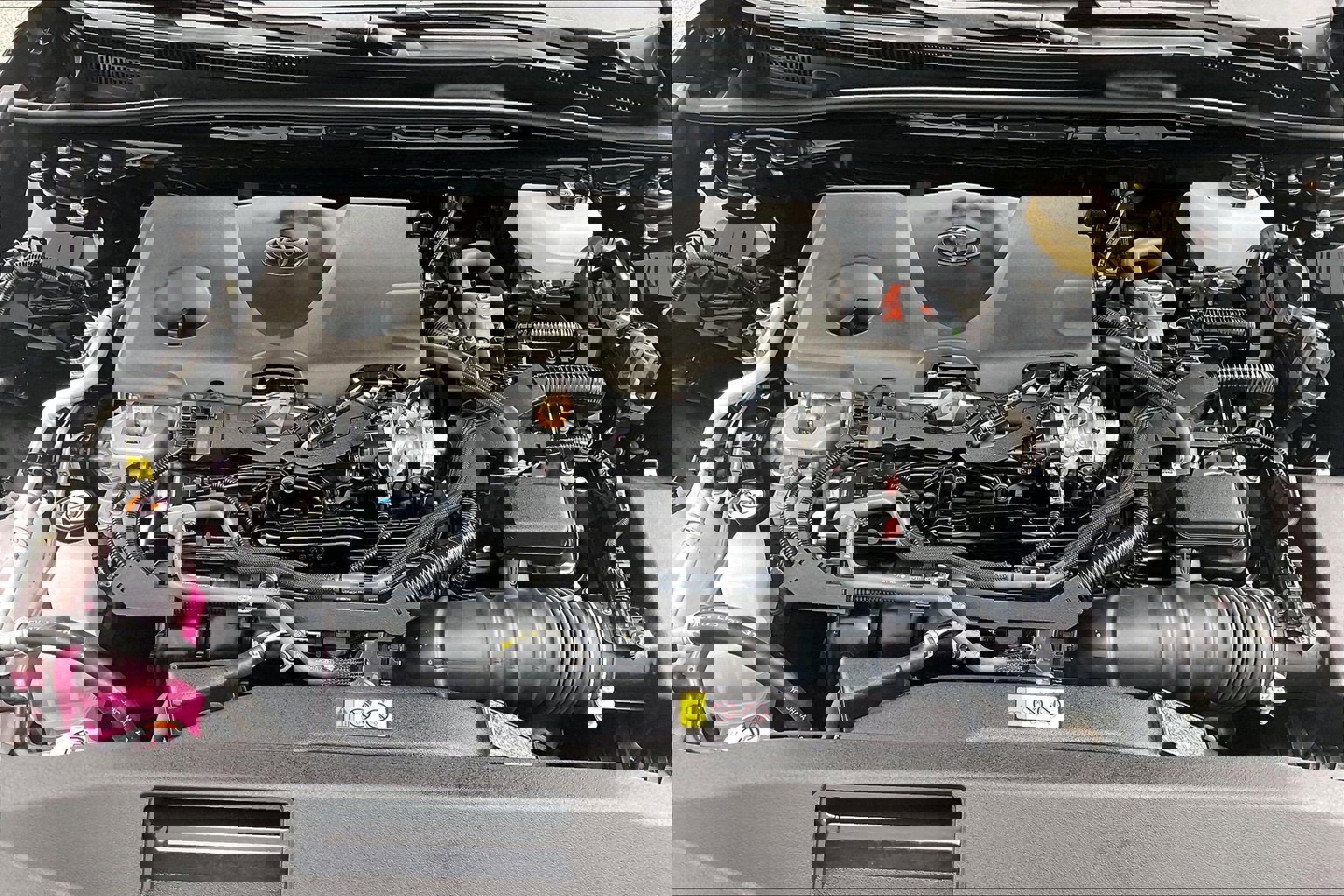 Used 2025 Toyota Camry LE w/ Convenience Package image 13