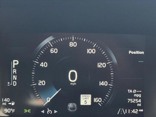 Used 2019 Volvo XC60 T5 Momentum w/ Premium Package FWD image 11