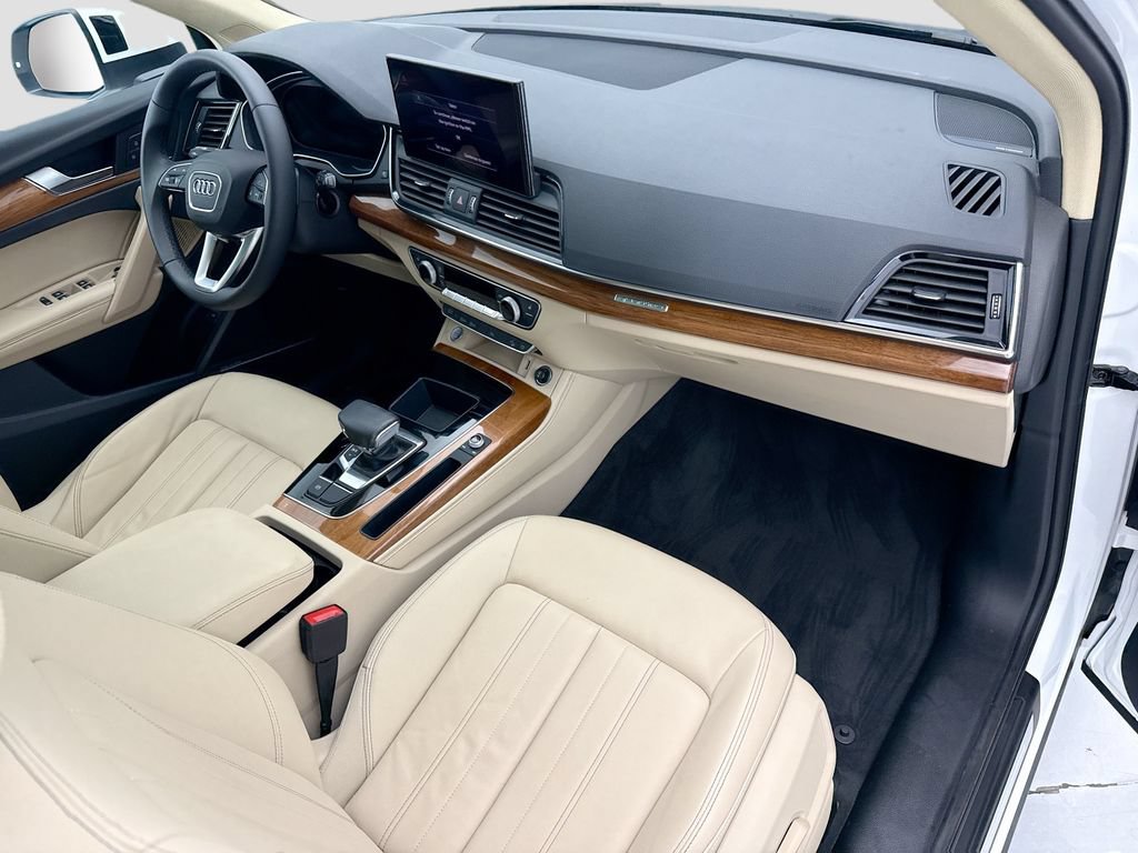Certified 2023 Audi Q5 2.0T Premium Plus w/ Premium Plus Package AWD/4WD image 16