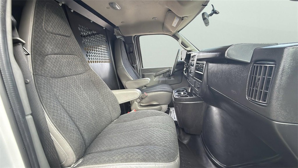 Used 2024 Chevrolet Express 2500 w/ Driver Convenience Package image 28