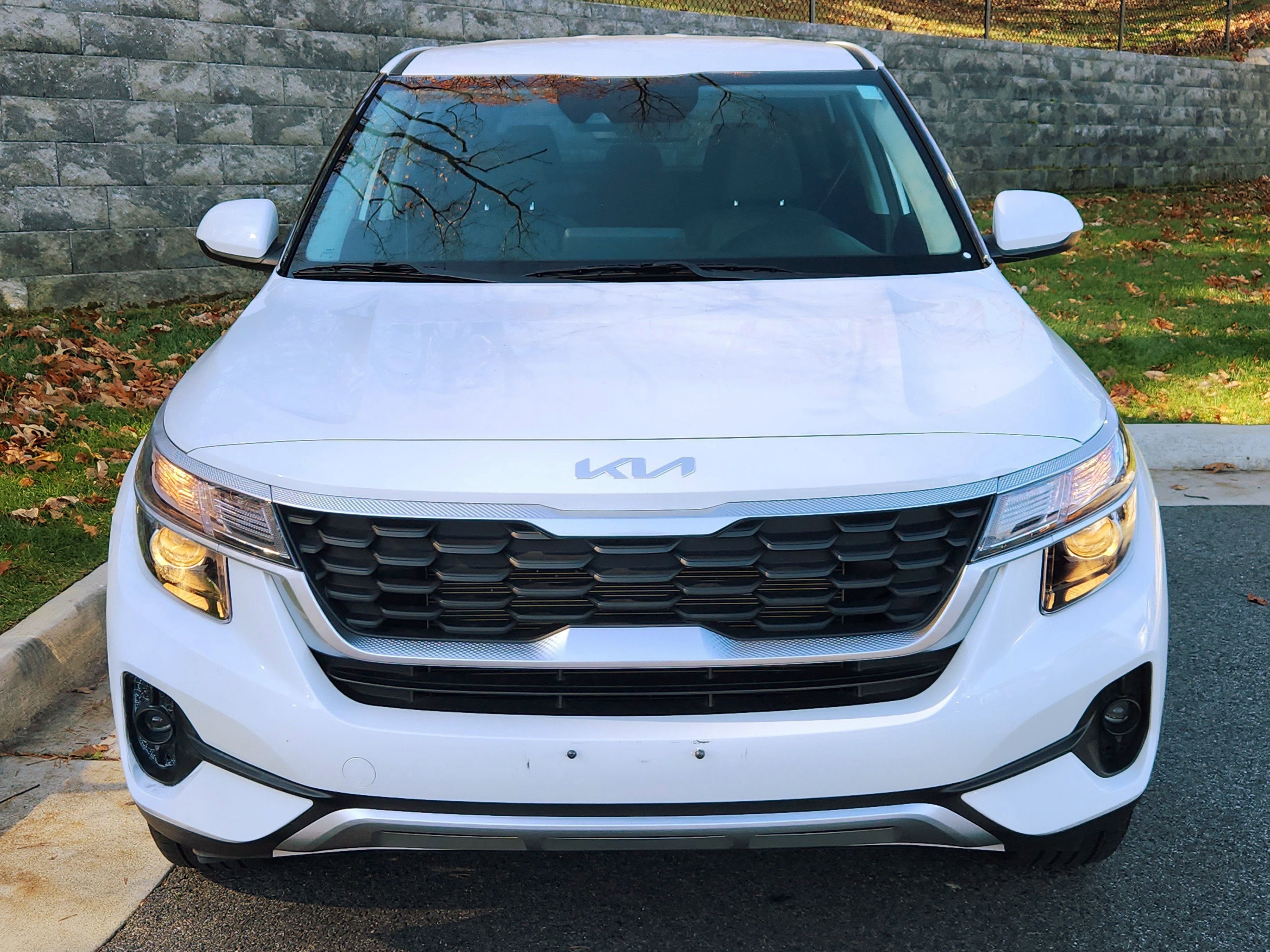 Used 2023 Kia Seltos LX image 8